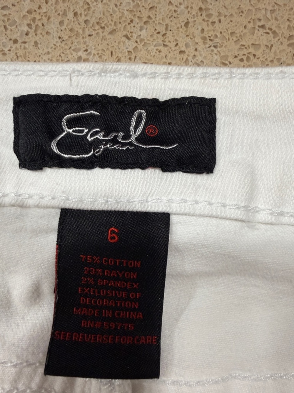 Earl Jean White Denim Mini Skirt Rose Embroidery Raw Hem Size 6 Boho - Picture 2 of 9